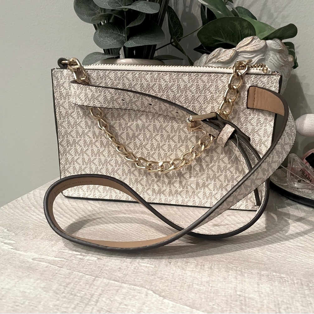 Michael Kors NWT Belt Bag Fanny Pack - White with Gold Hardware - Picture 6 of 9